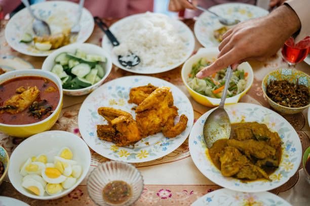 Apakah Buka Puasa Boleh Langsung Makan Nasi? Ini Penjelasannya