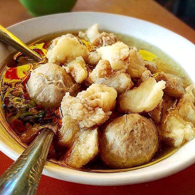 10 Tempat Makan Bakso Enak di Rawamangun