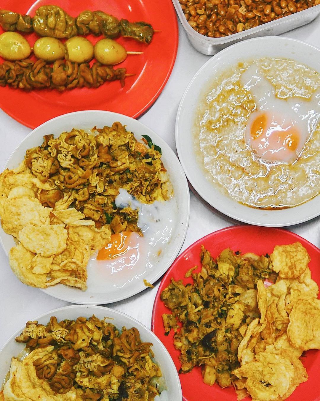 10 Bubur di Jakarta yang Legend dan Gak Pelit Topping