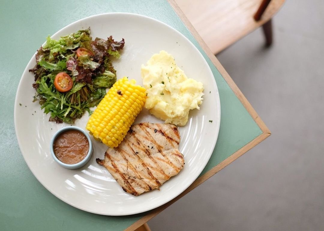 10 Chicken Steak di Jakarta yang Bakal Bikin Kamu Ketagihan