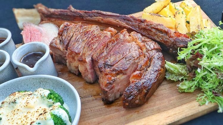 10 Restoran Terbaik untuk Christmas Dinner di Bandung 