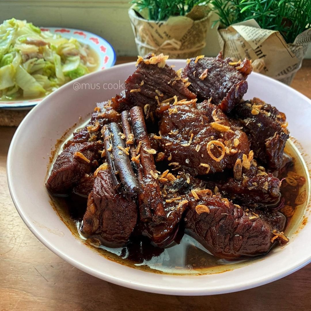 10 Makanan Indonesia Khas Belanda, Ada Olie Bollen!