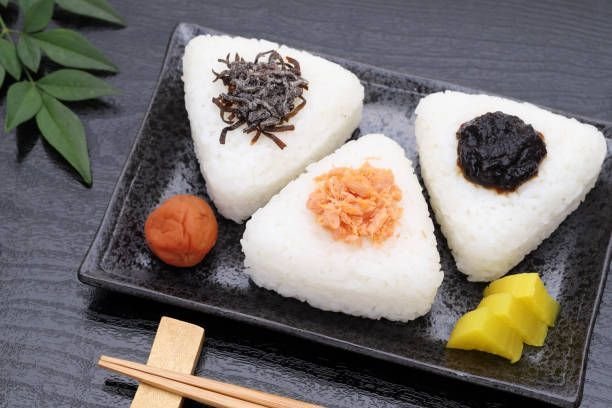 Kenalan dengan Onigiri, Omusubi, dan Nigirimeshi yang Populer