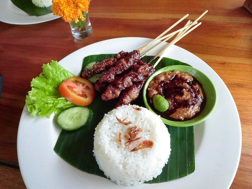 10 Sate Babi Bali Paling Enak dan Terkenal