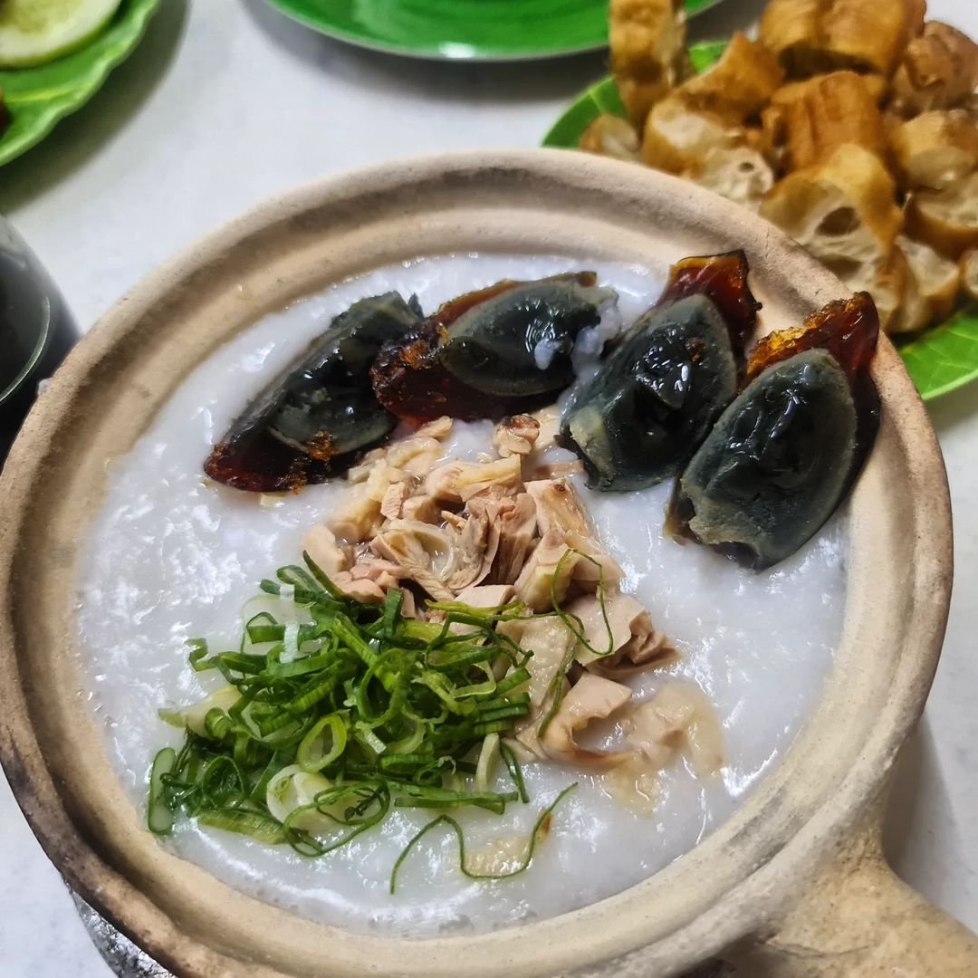 10 Rekomendasi Tempat Makan Bubur Enak di Kelapa Gading